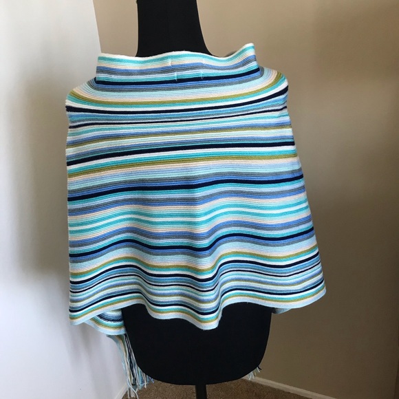 Currency Multi-colored Crochet Fringe Asymmetrical Poncho Blue Aqua White OS - Picture 5 of 7